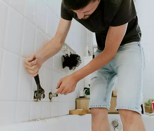 Affordable Bathtub Faucet Replacement in Highland Park: Choose Experienced Local Technicians